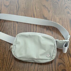 Lululemon Everywhere Belt Bag